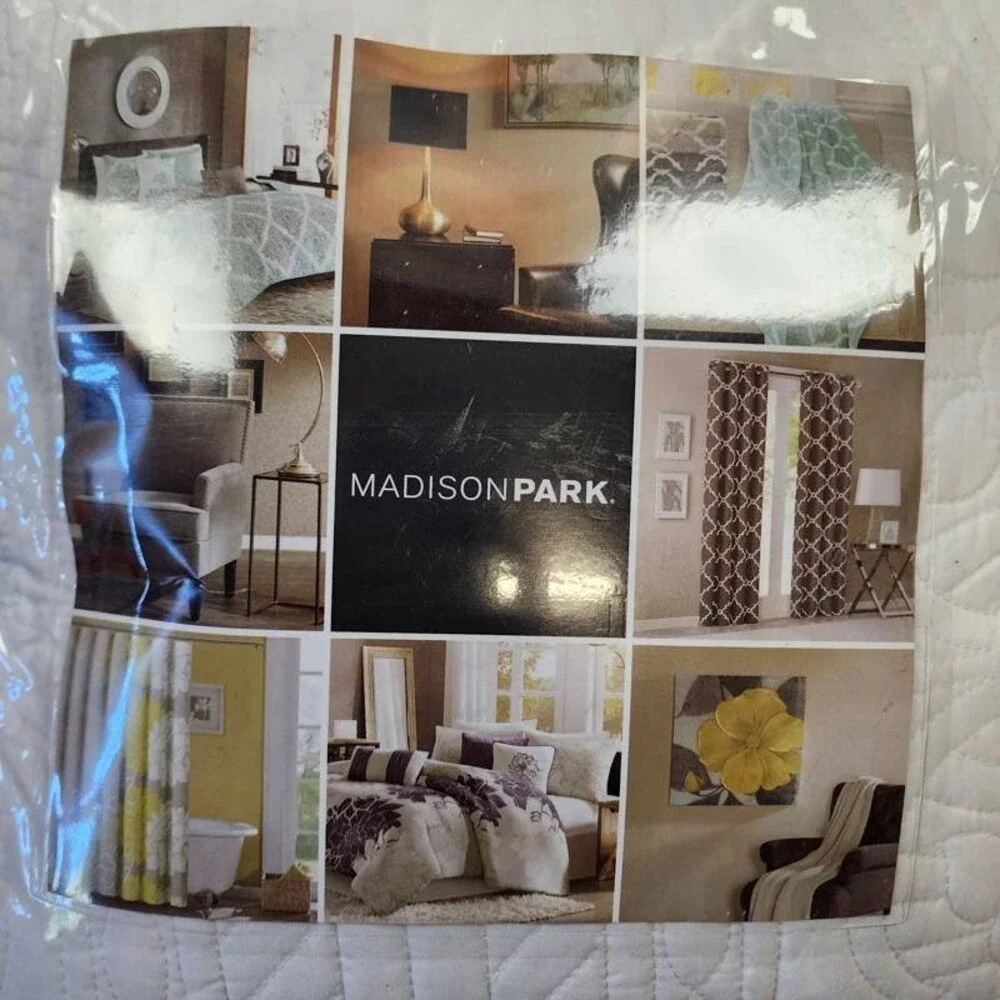 Madison Park Reversible Scalloped Edge Quilt Set King/California King White 3-Pc